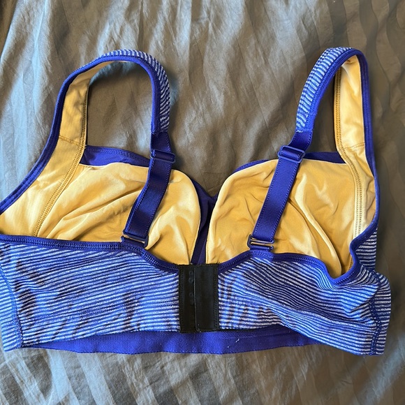 Ta Ta Tamer Bra - Picture 2 of 3